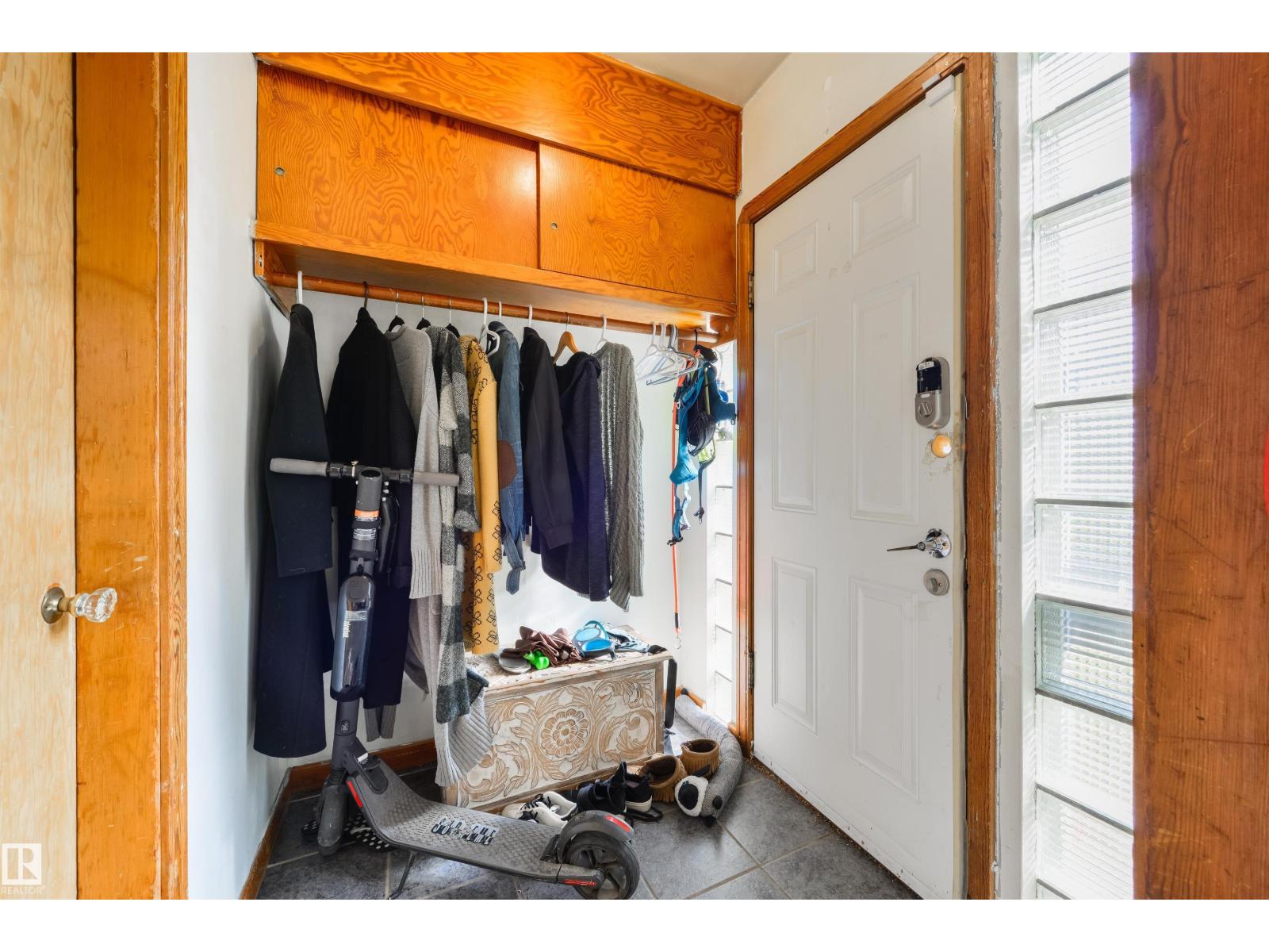 11240 102 ST NW - 10