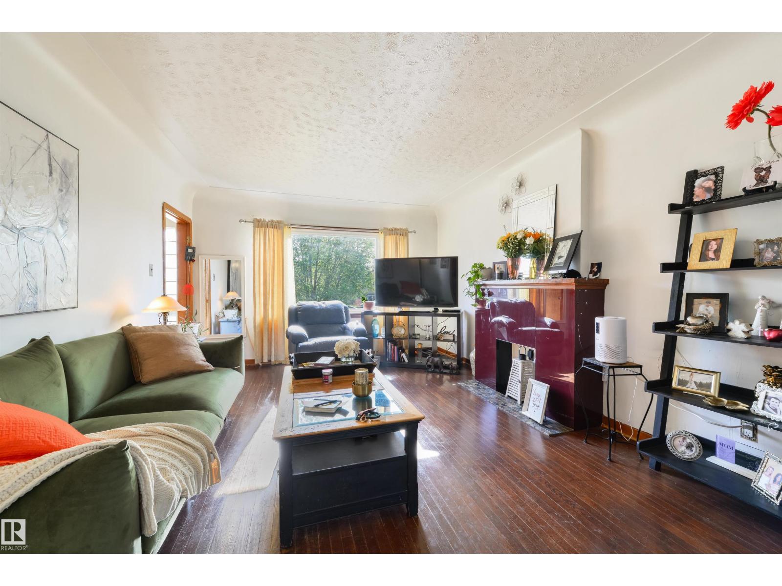 11240 102 ST NW - 13
