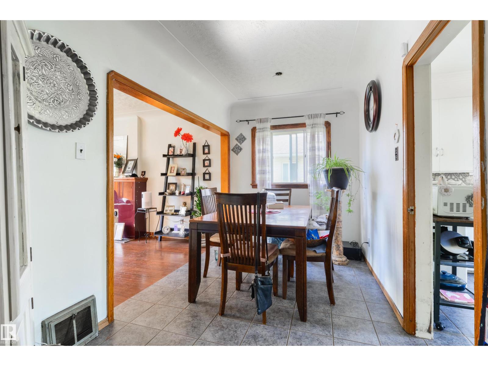11240 102 ST NW - 15