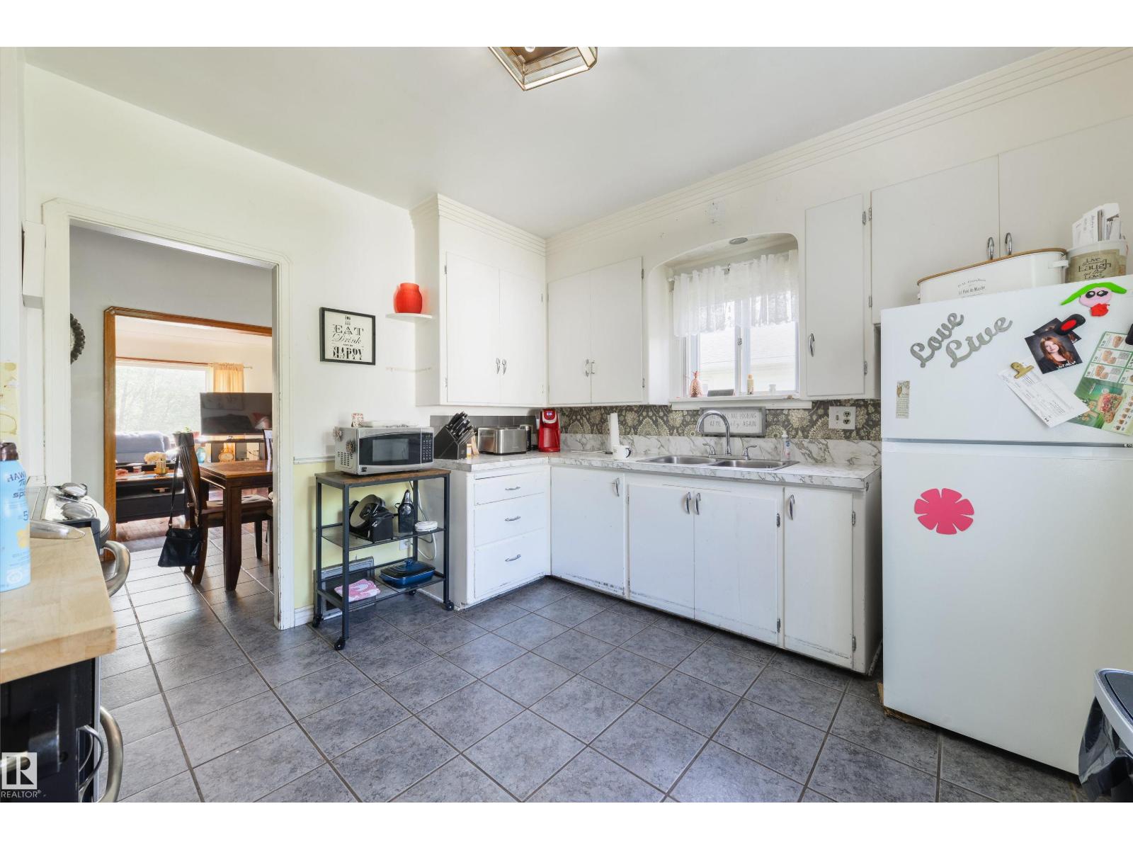 11240 102 ST NW - 17