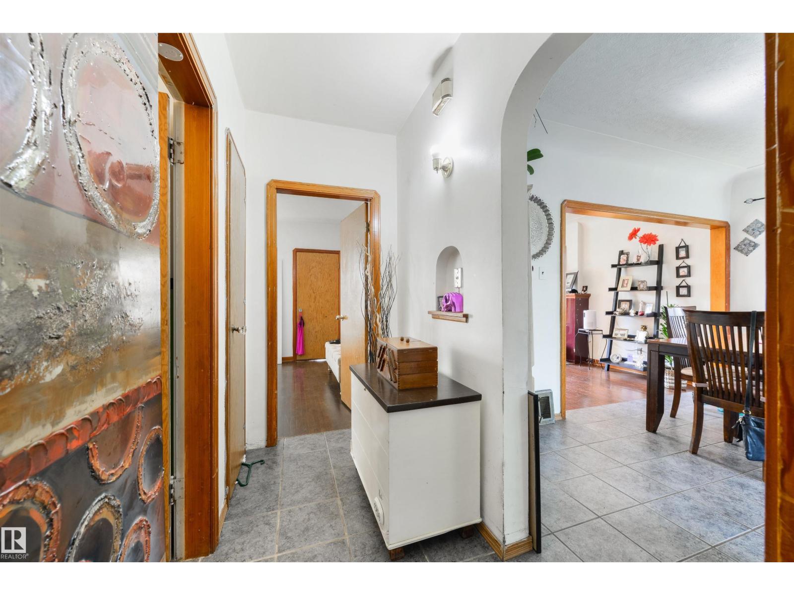 11240 102 ST NW - 20