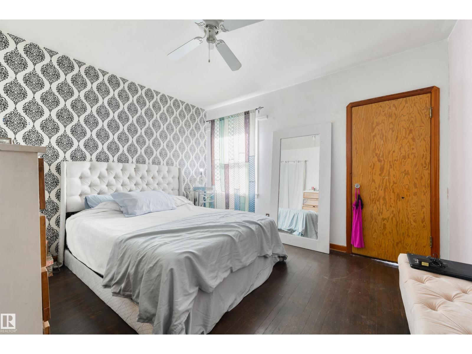 11240 102 ST NW - 22