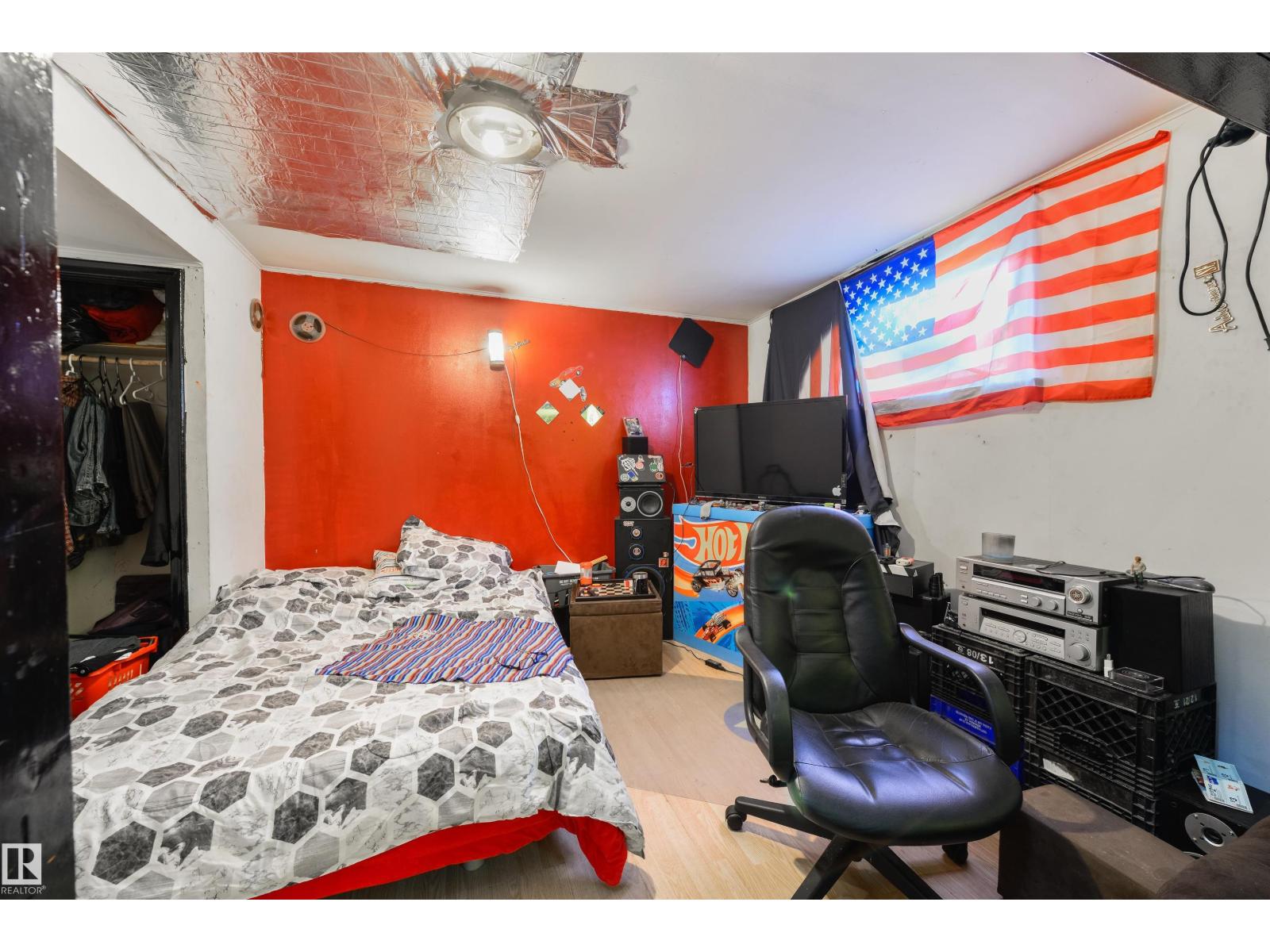 11240 102 ST NW - 28