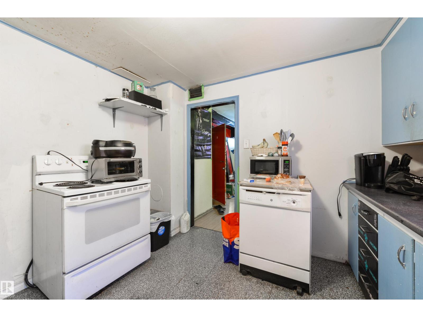 11240 102 ST NW - 34