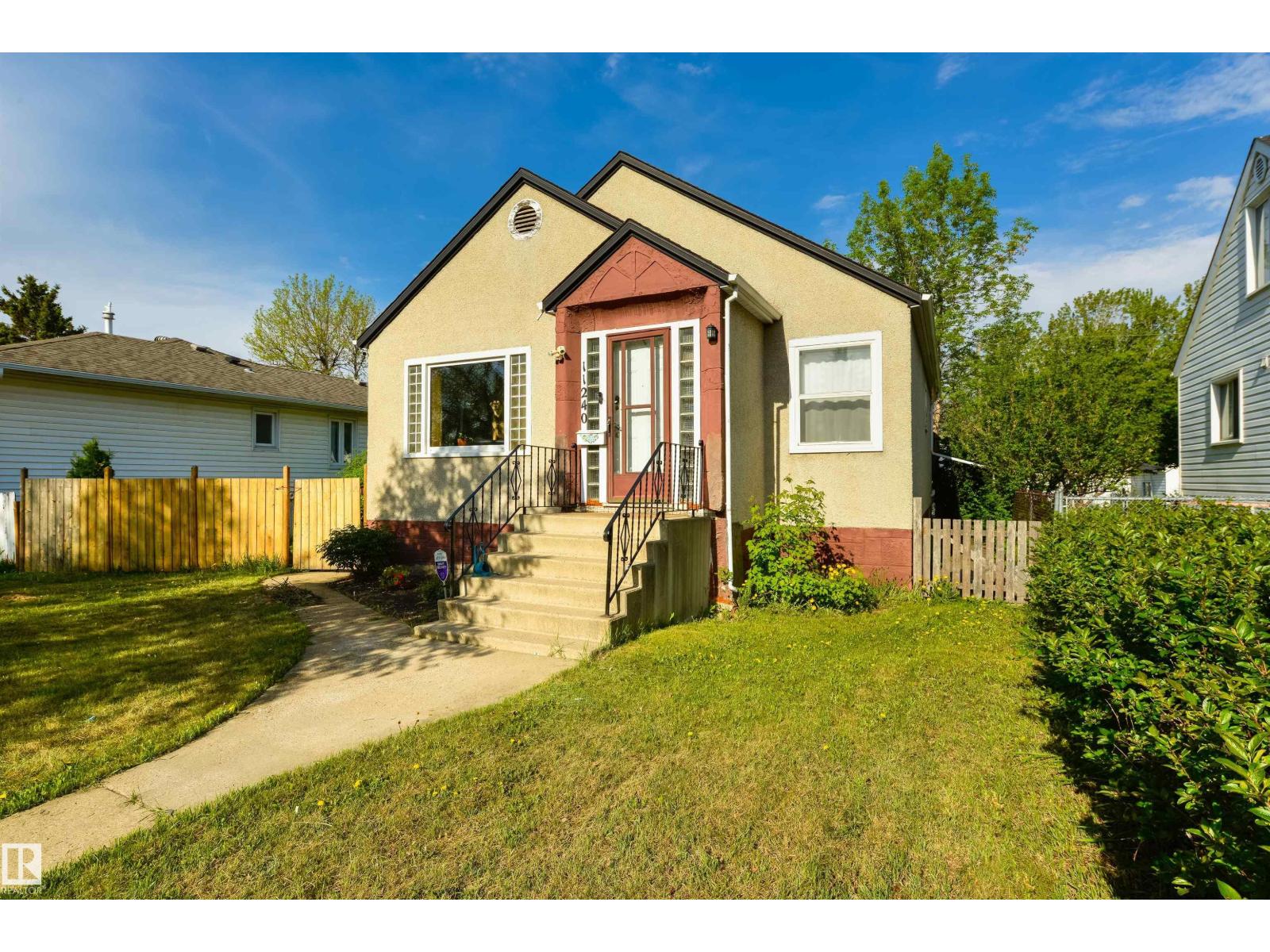 11240 102 ST NW - 4