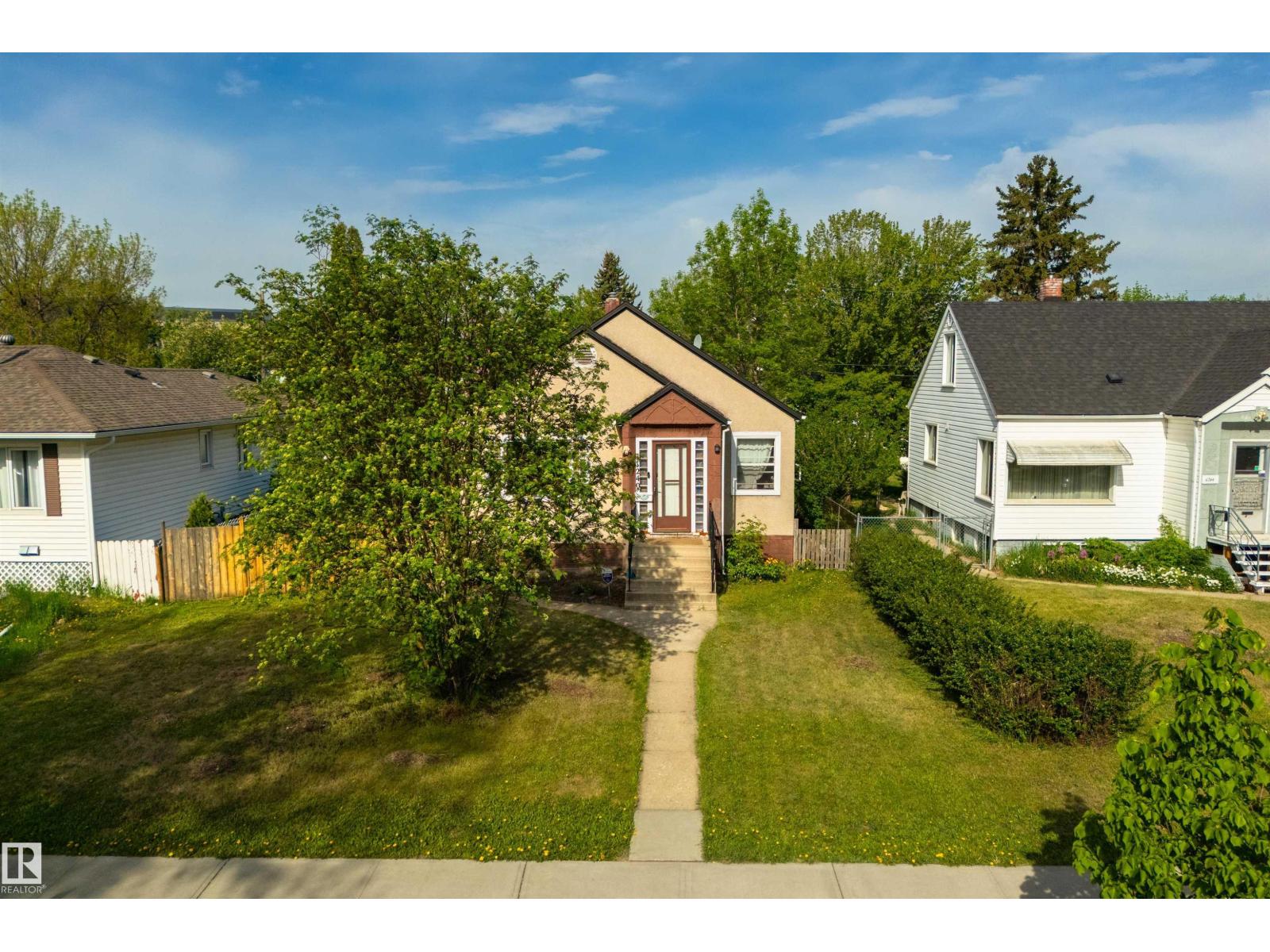 11240 102 ST NW - 42
