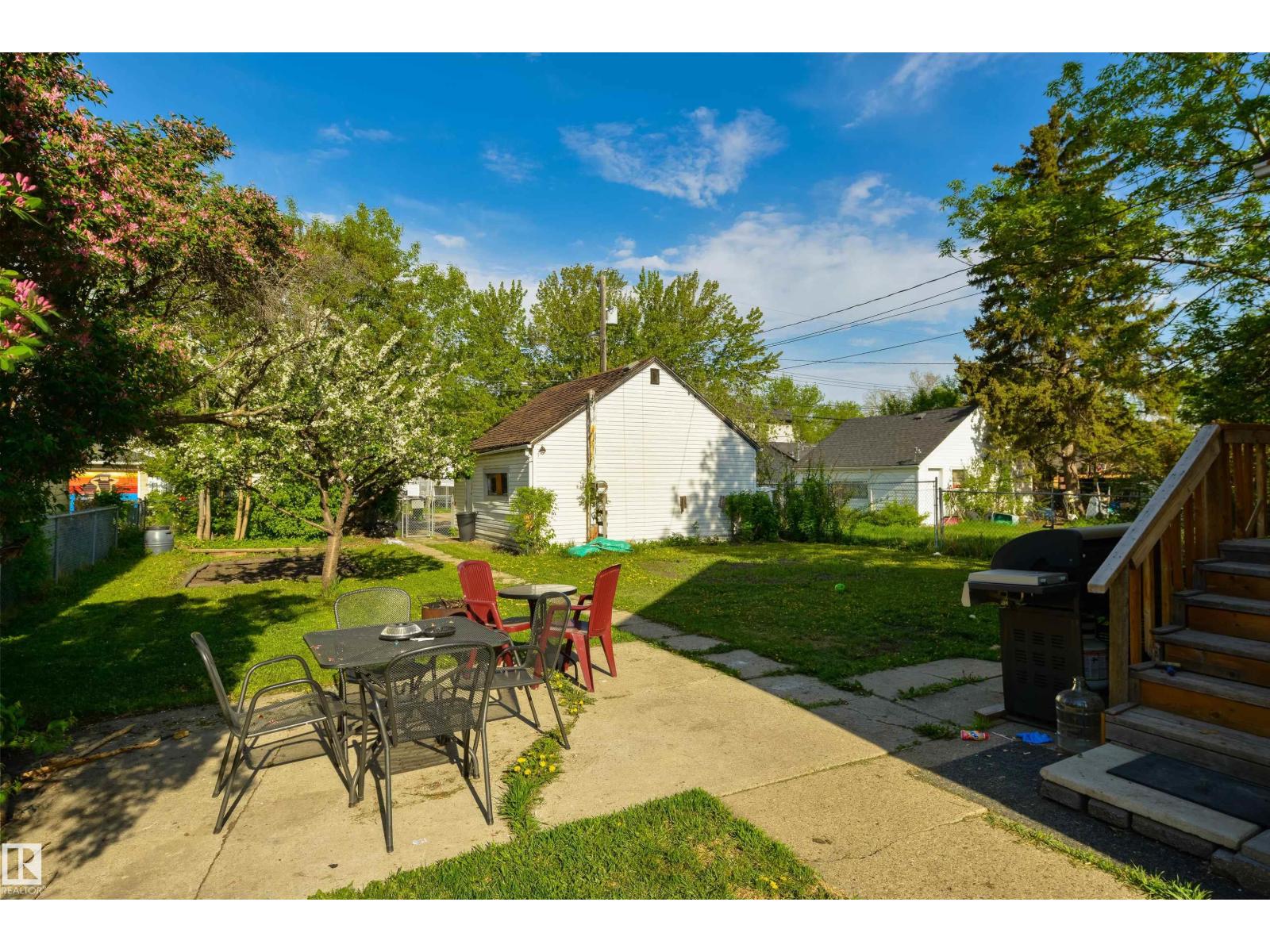 11240 102 ST NW - 6