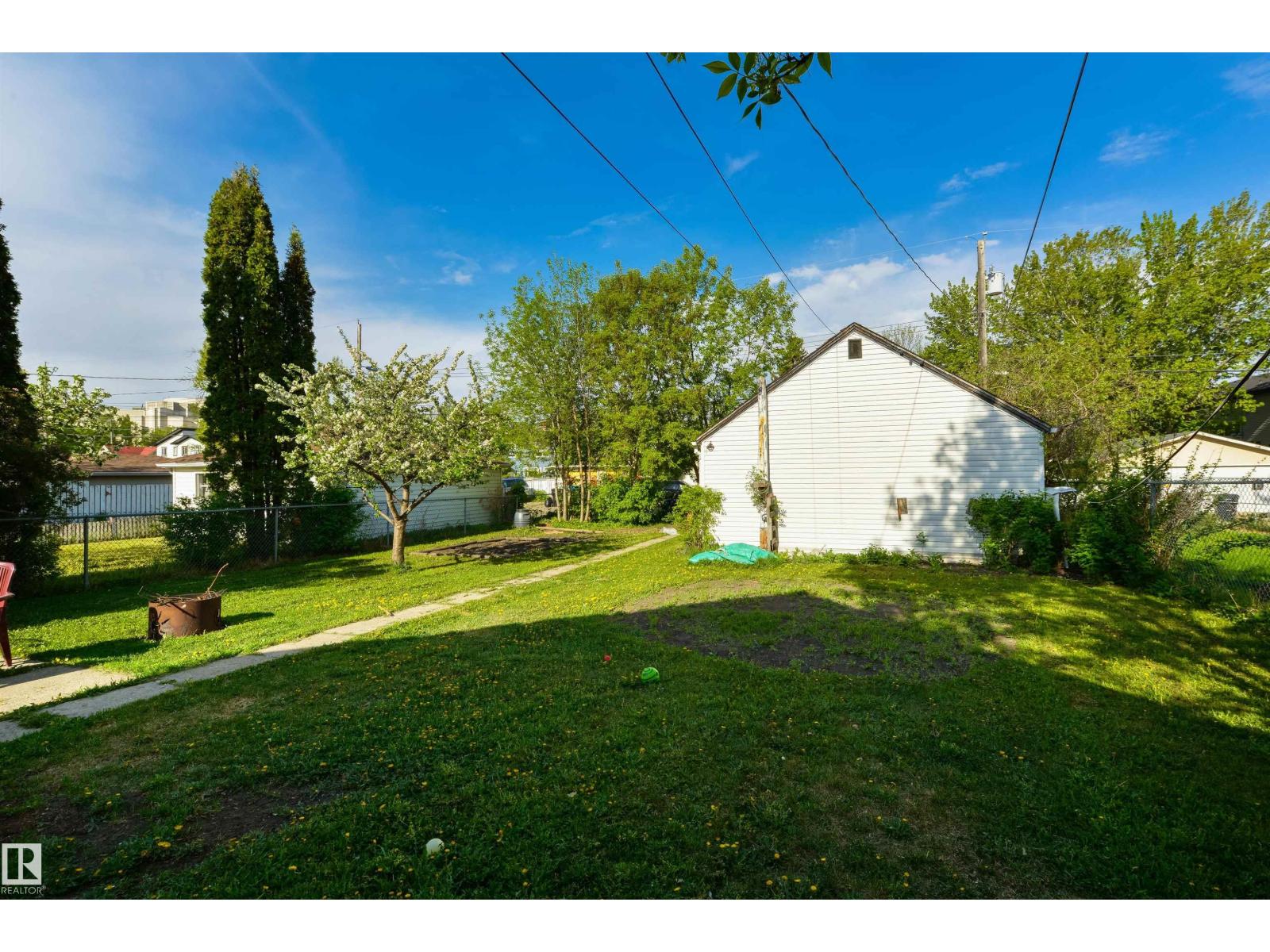 11240 102 ST NW - 7
