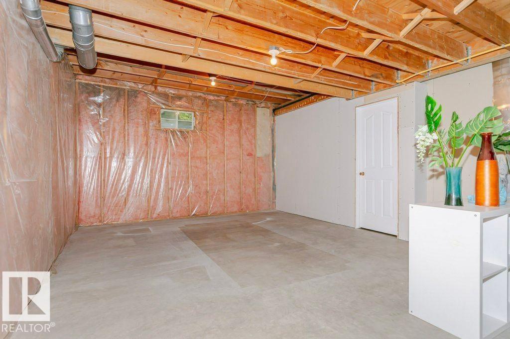 19016 92 AV NW — photo 57