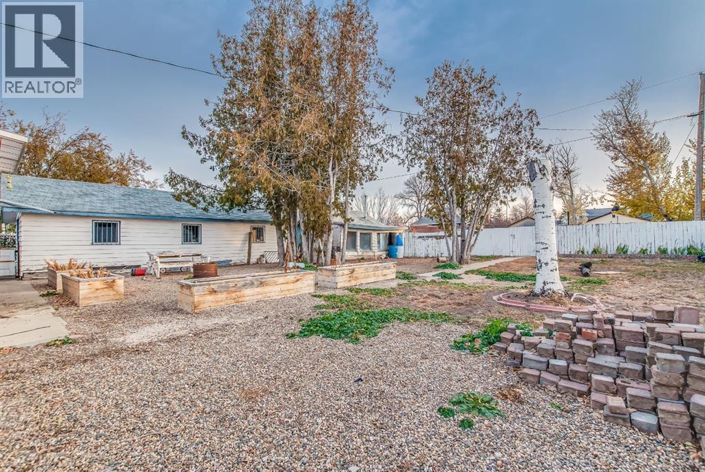 219 4 Street SE - 14