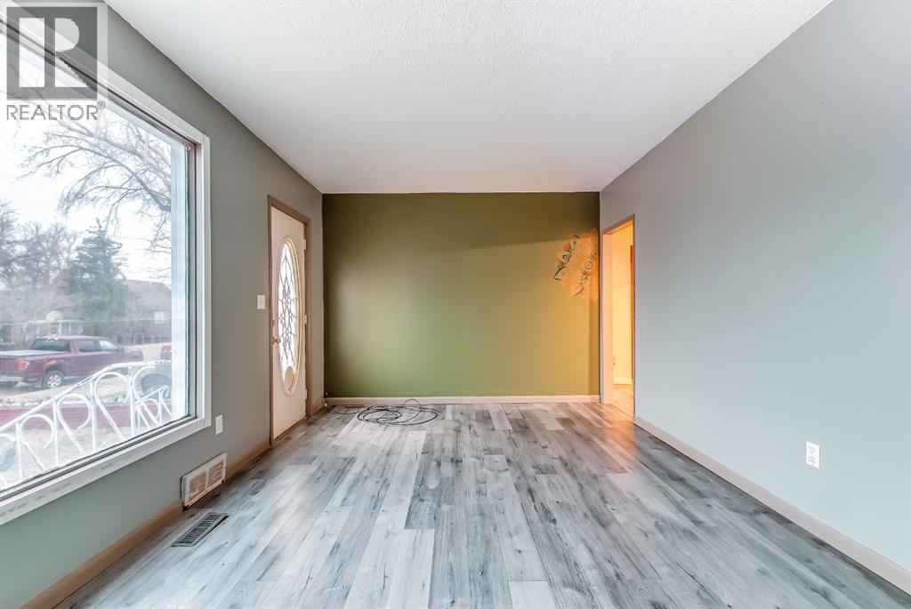 219 4 Street SE - 4