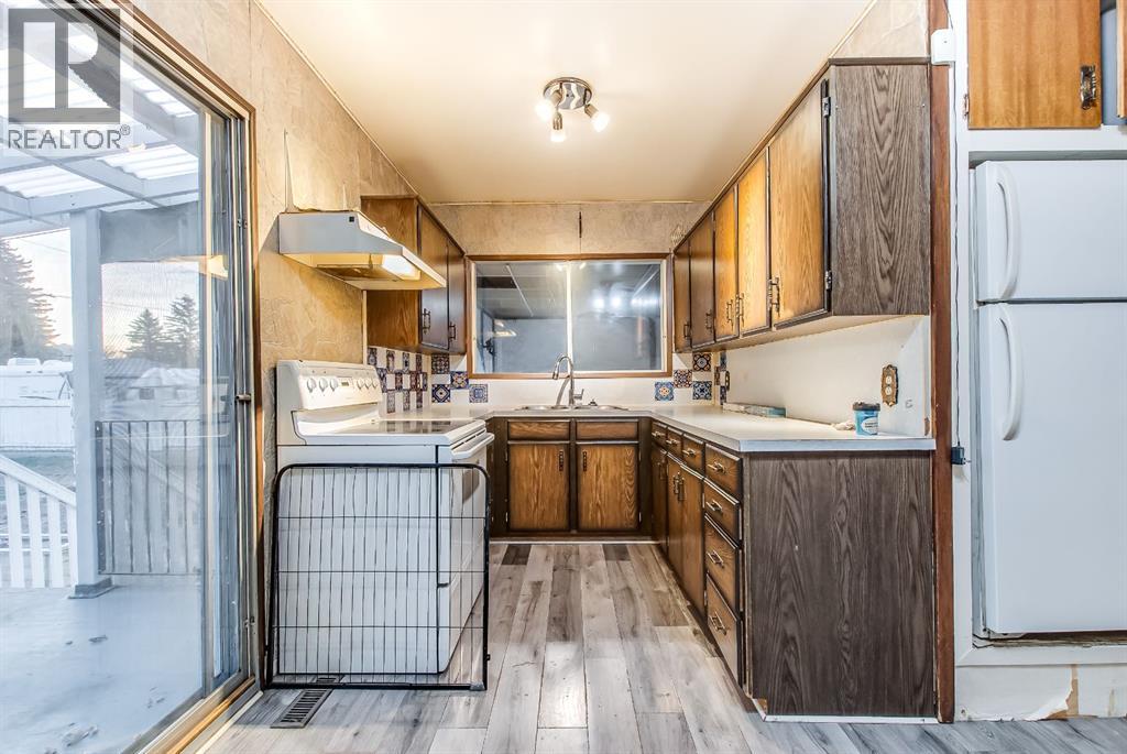 219 4 Street SE - 6