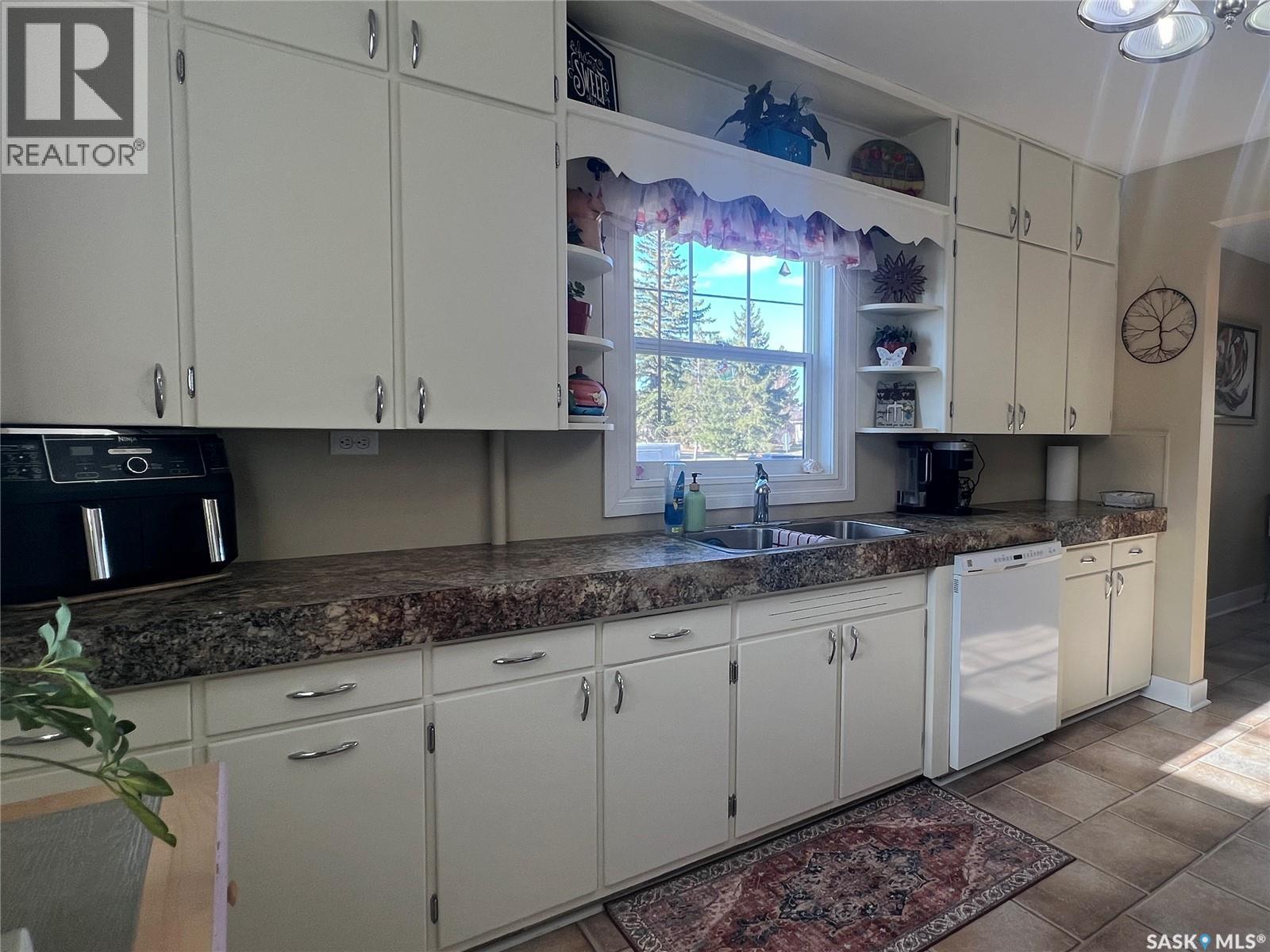 630 Main STREET — photo 9