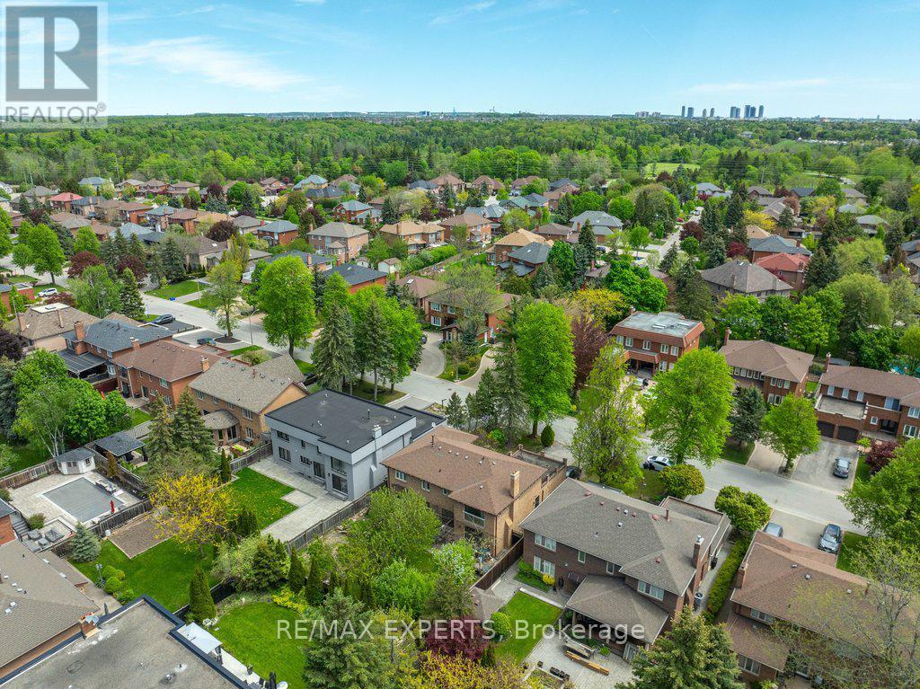 38 COLTON CRESCENT S - 10