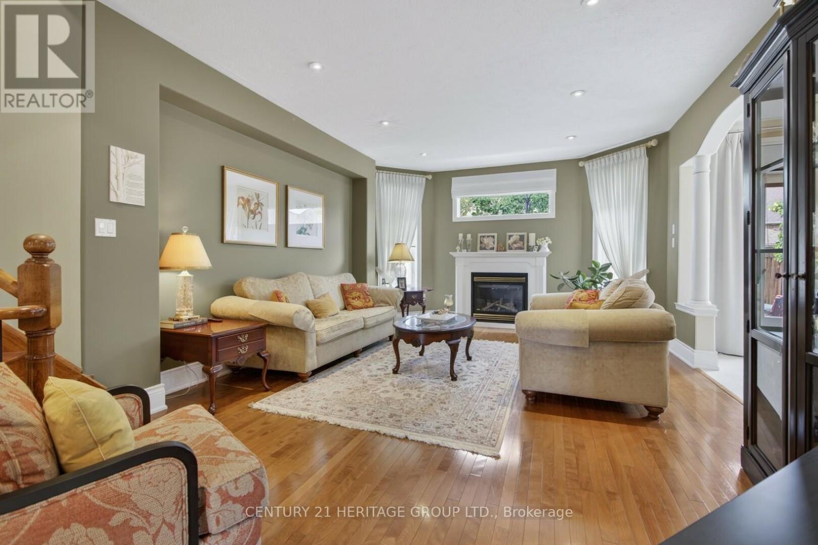 64 GARDINER DRIVE - 12