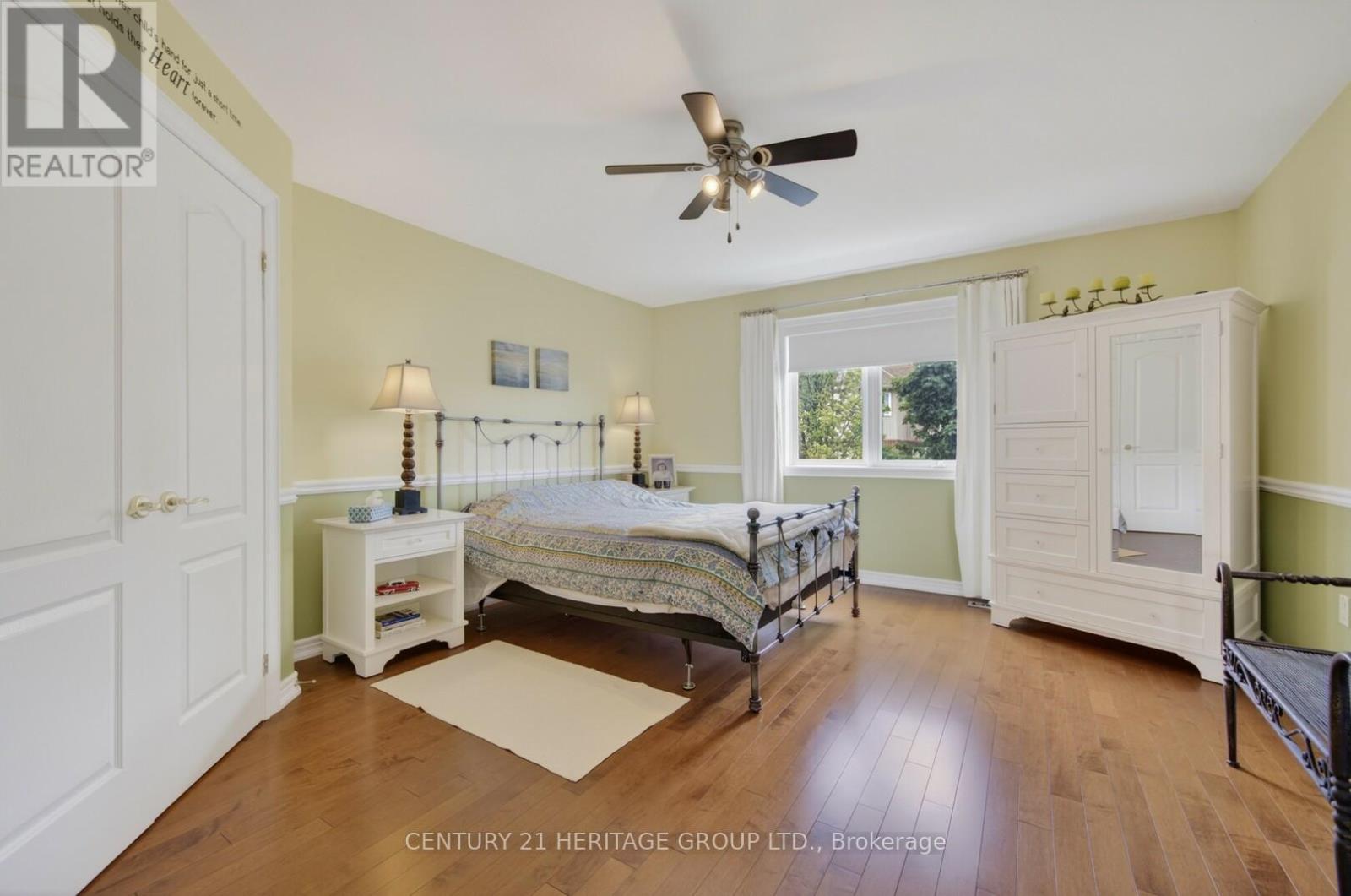 64 GARDINER DRIVE - 20