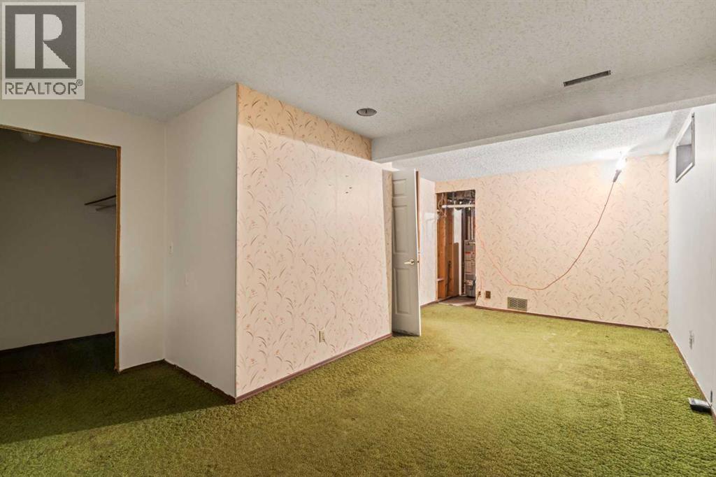 204 Dalgetty Bay NW - 19