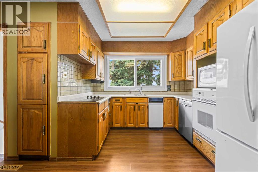 204 Dalgetty Bay NW - 6