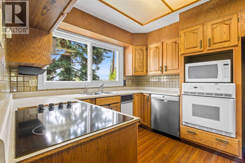 204 Dalgetty Bay NW - 8
