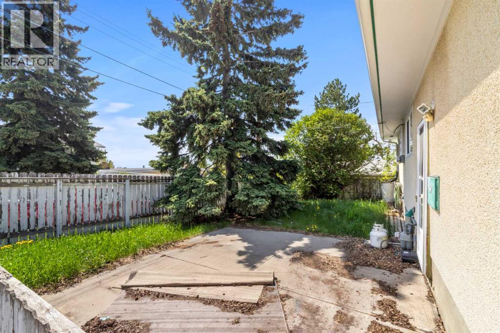 204 Dalgetty Bay NW - 23