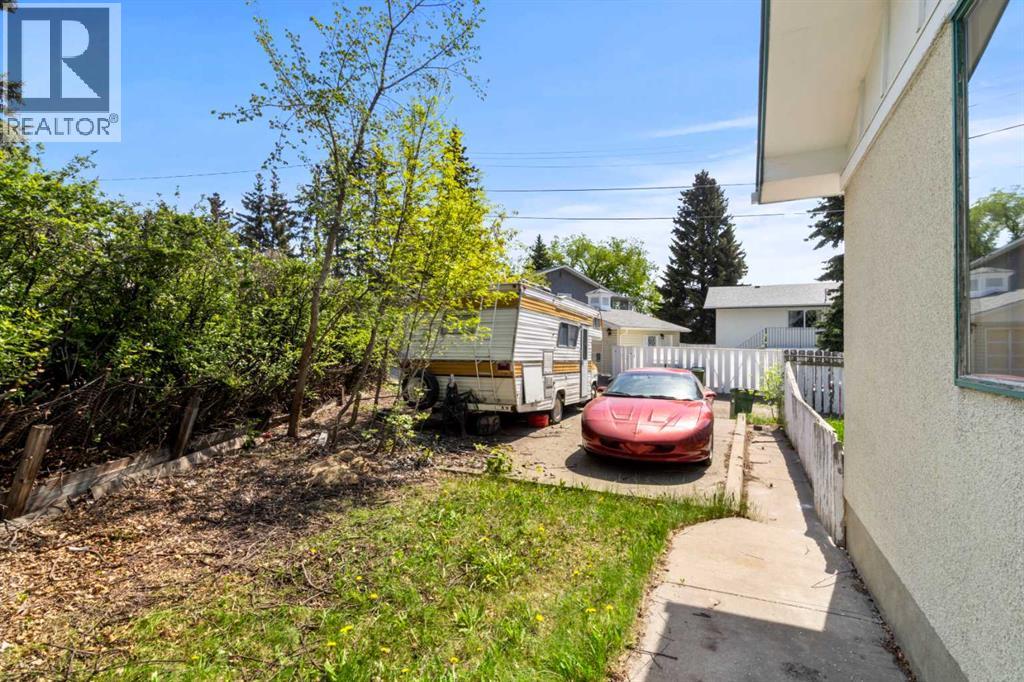 204 Dalgetty Bay NW - 25