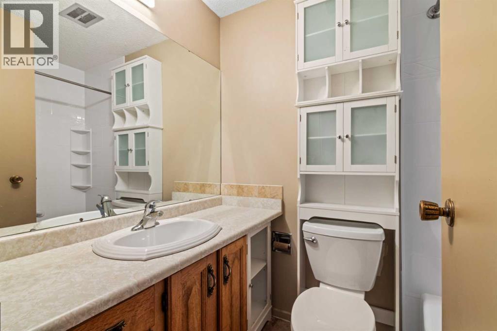 204 Dalgetty Bay NW - 16