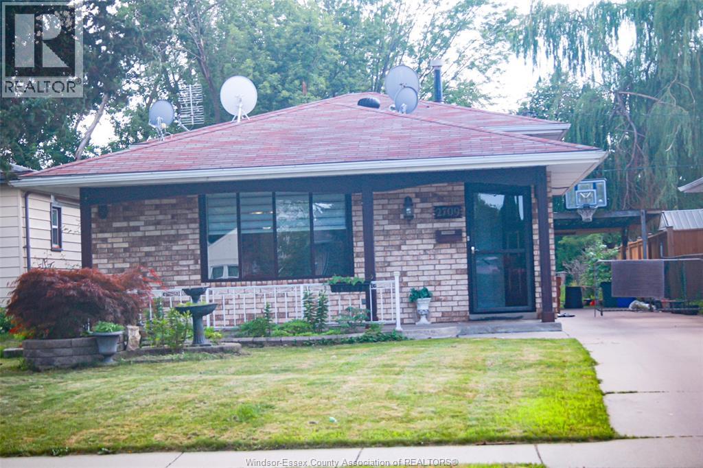 2709 CLEMENCEAU - 2
