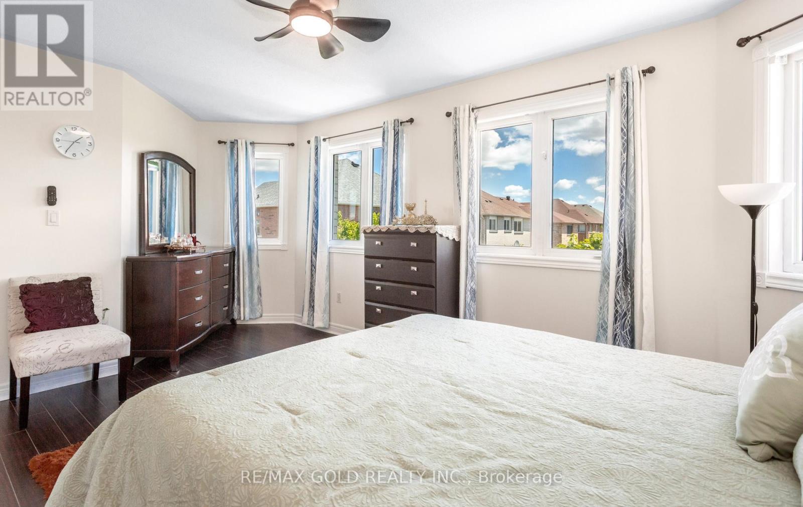 702 TWAIN AVENUE - 26