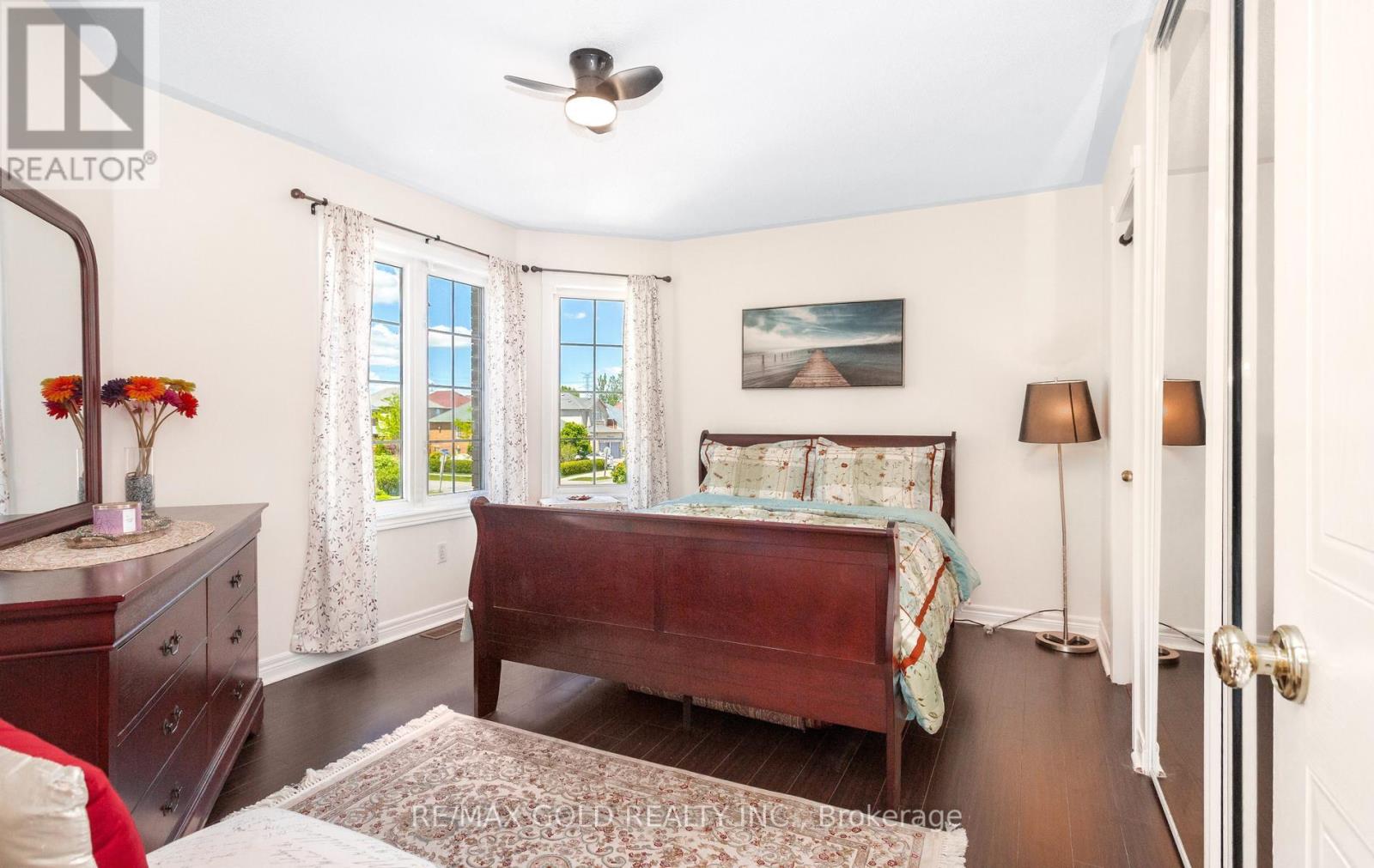 702 TWAIN AVENUE - 32