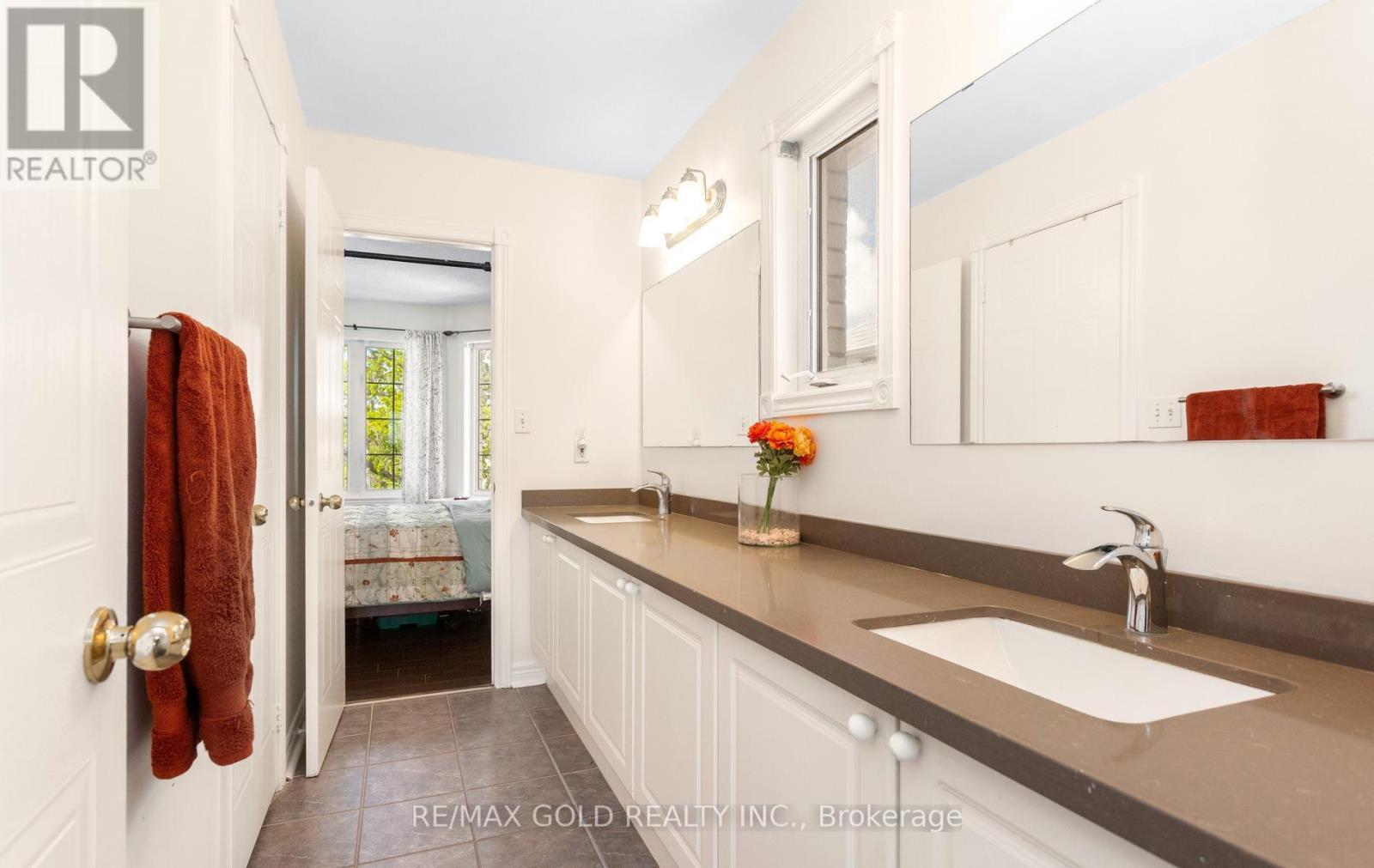 702 TWAIN AVENUE - 34