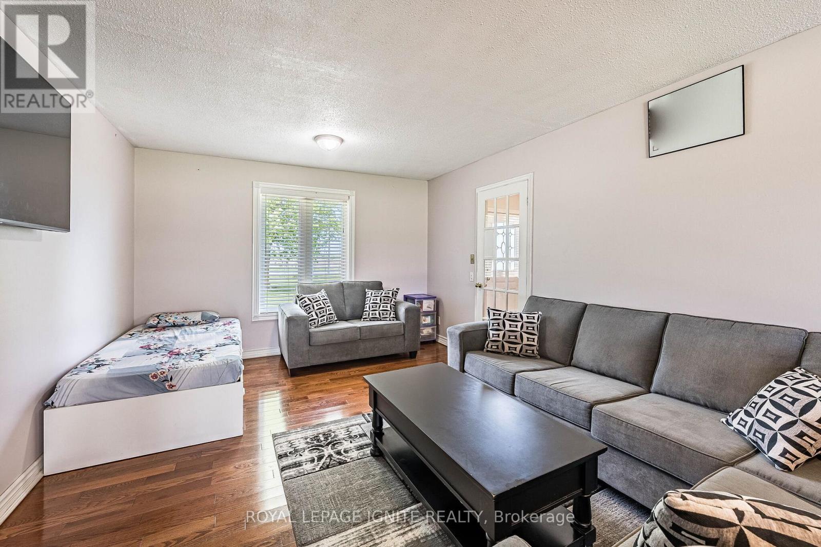 8602 WINSTON CHURCHILL BOULEVARD N - 27