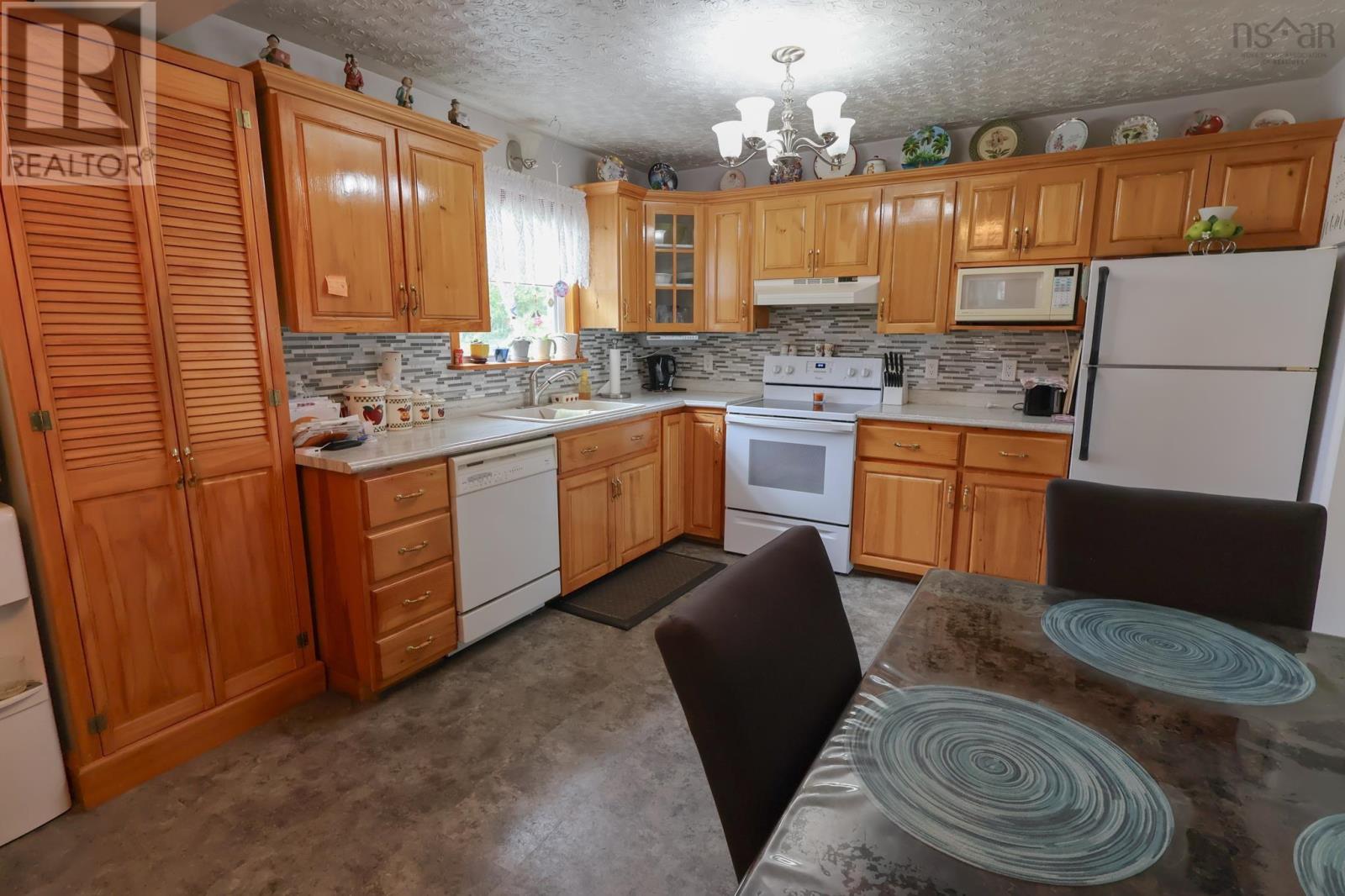 3261 Highway 325 - 10