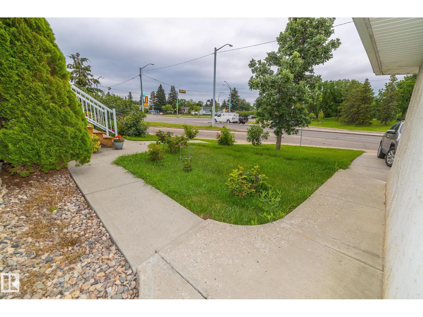 14904 107 AV NW - 38