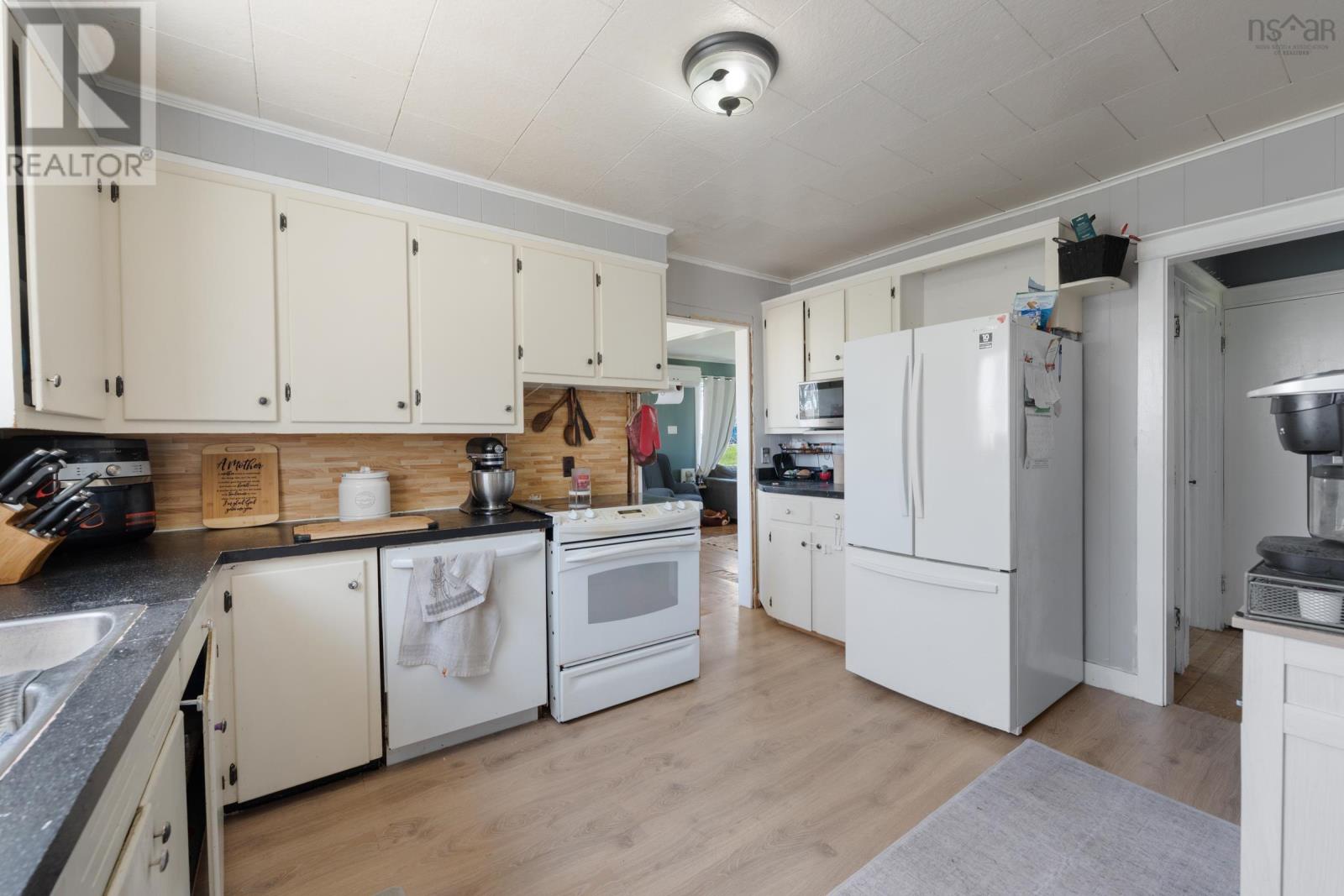 Property 37 of 40 of 1614 Main Shore Road