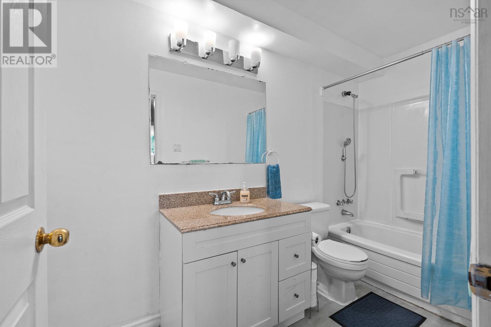 Property 2 of 39 of 131 79 Collins Grove
