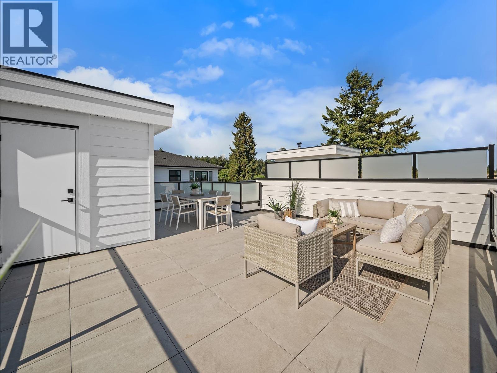 3 Bed, 3 Bath House for Sale in Burnaby – 3 3786 PETER STREET, Burnaby – MLS# R3129054 - Image 32
