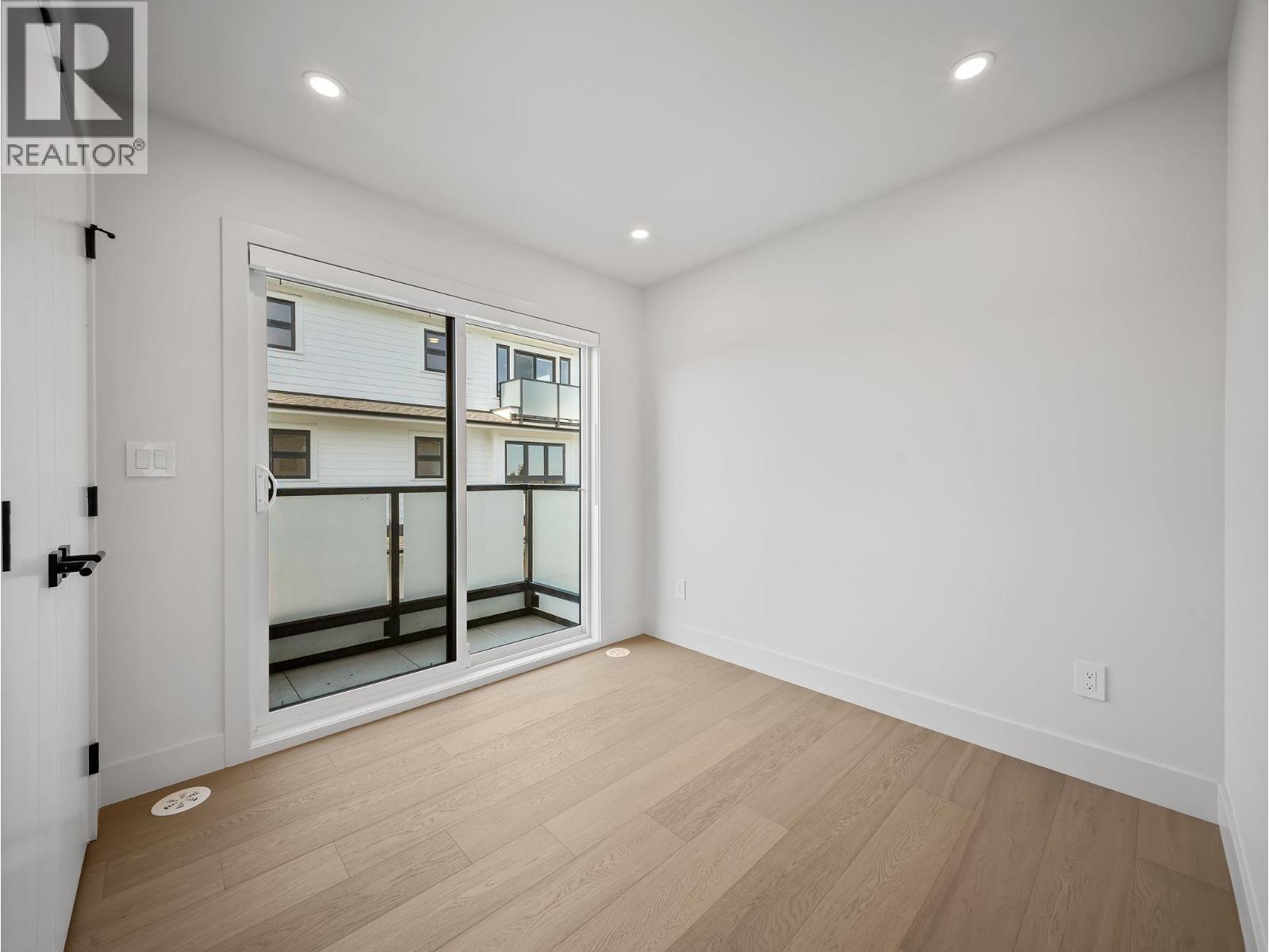 3 Bed, 3 Bath House for Sale in Burnaby – 3 3786 PETER STREET, Burnaby – MLS# R3129054 - Image 30