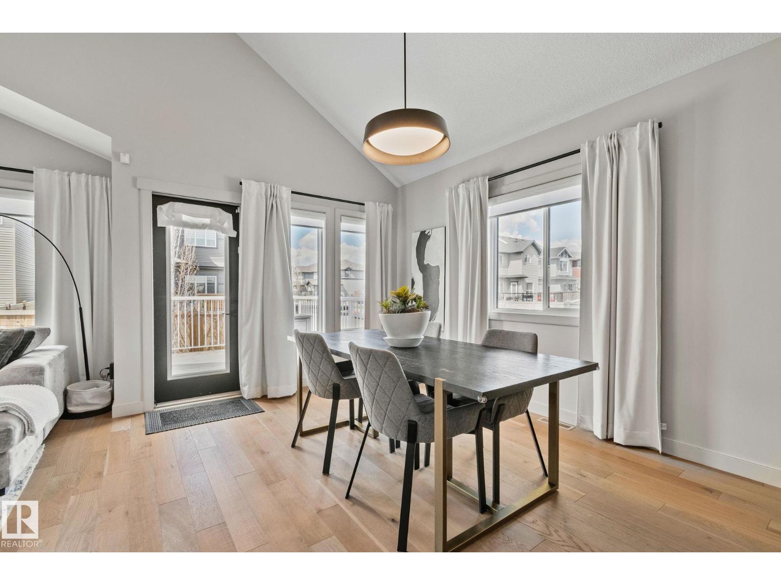 9724 223 ST NW - 10