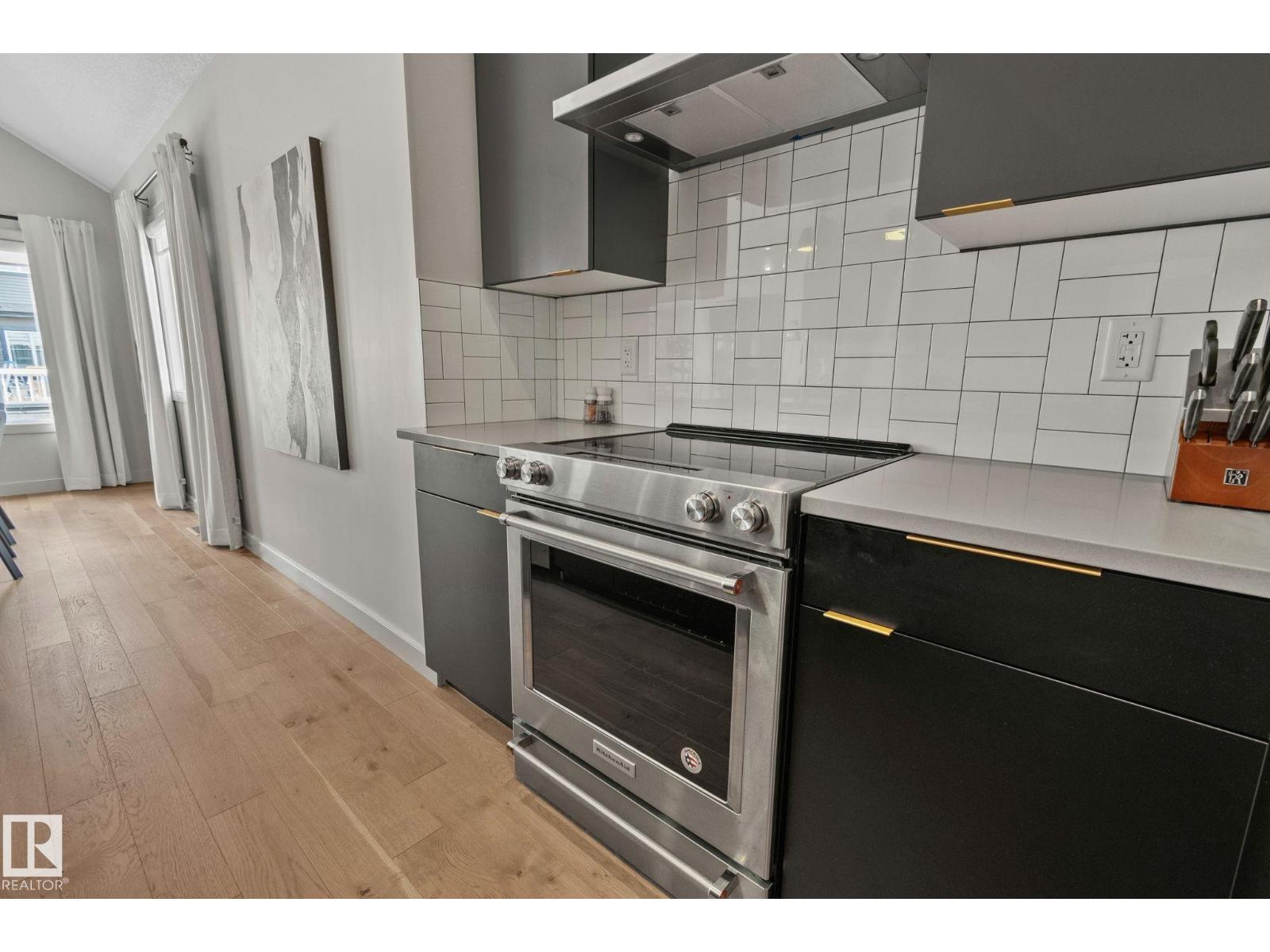 9724 223 ST NW - 14