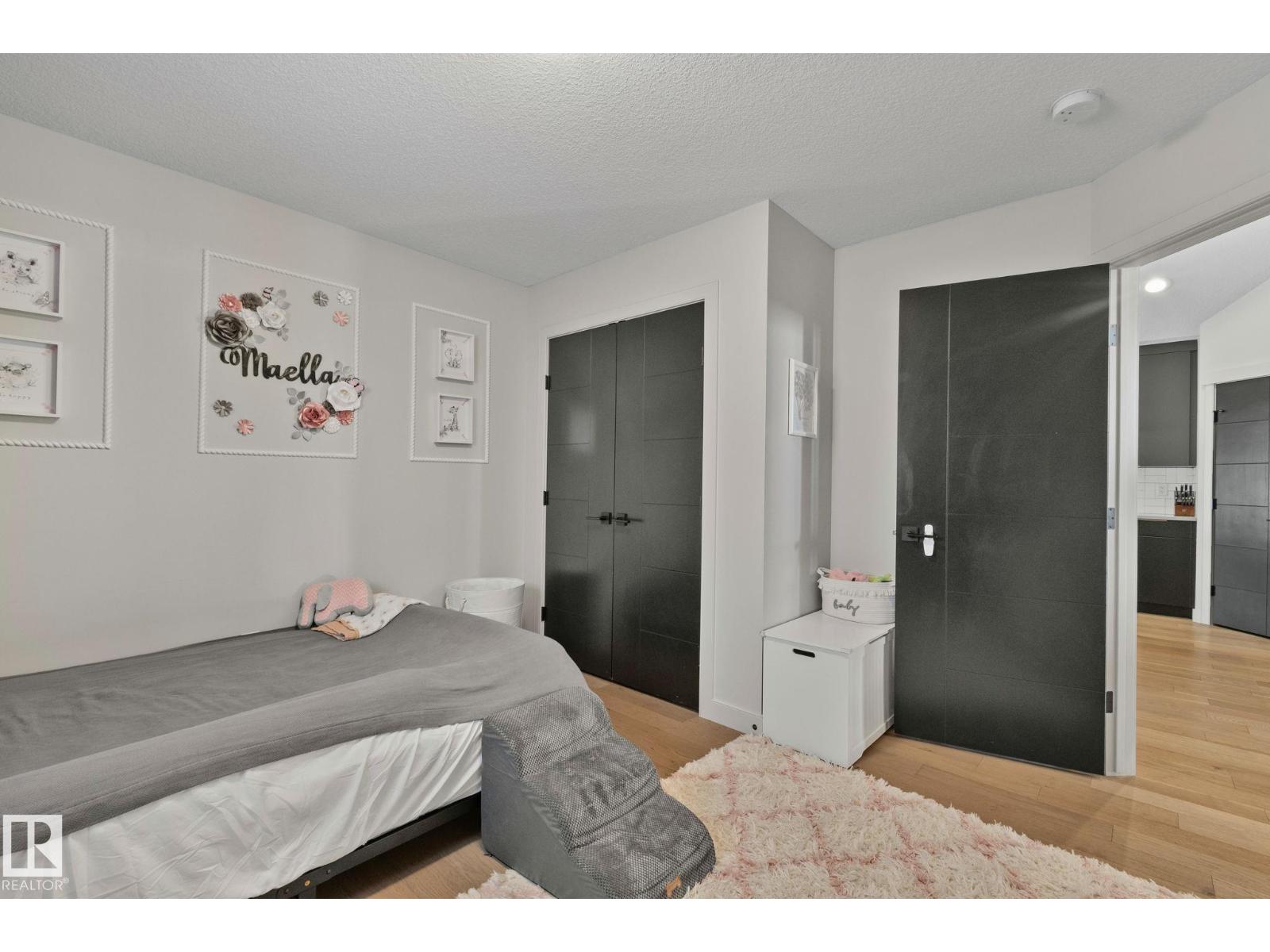 9724 223 ST NW - 18