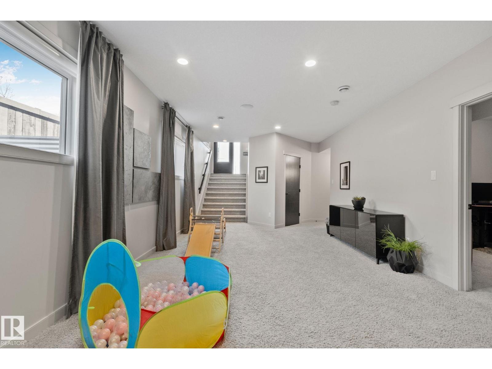 9724 223 ST NW - 30