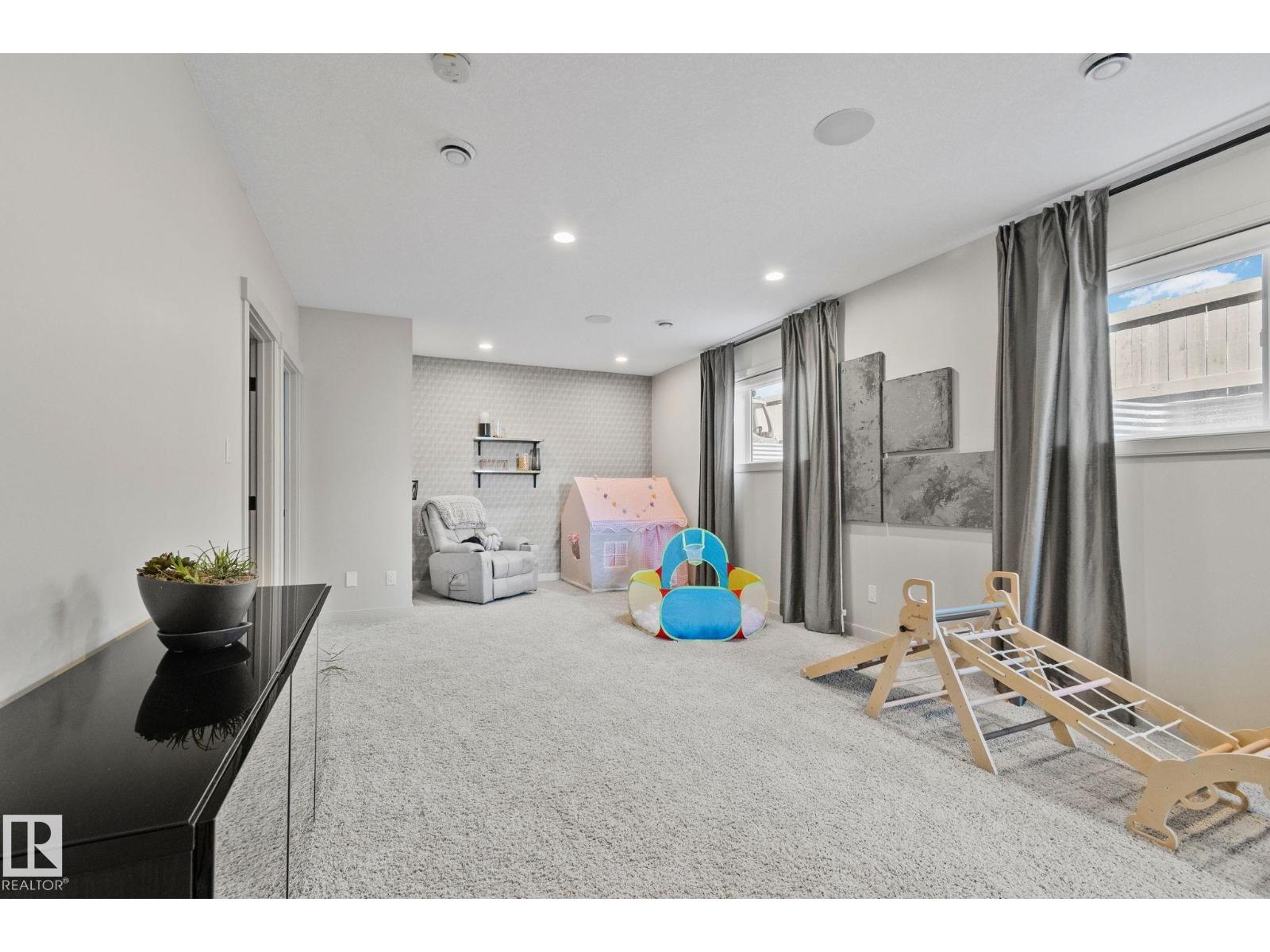 9724 223 ST NW - 34