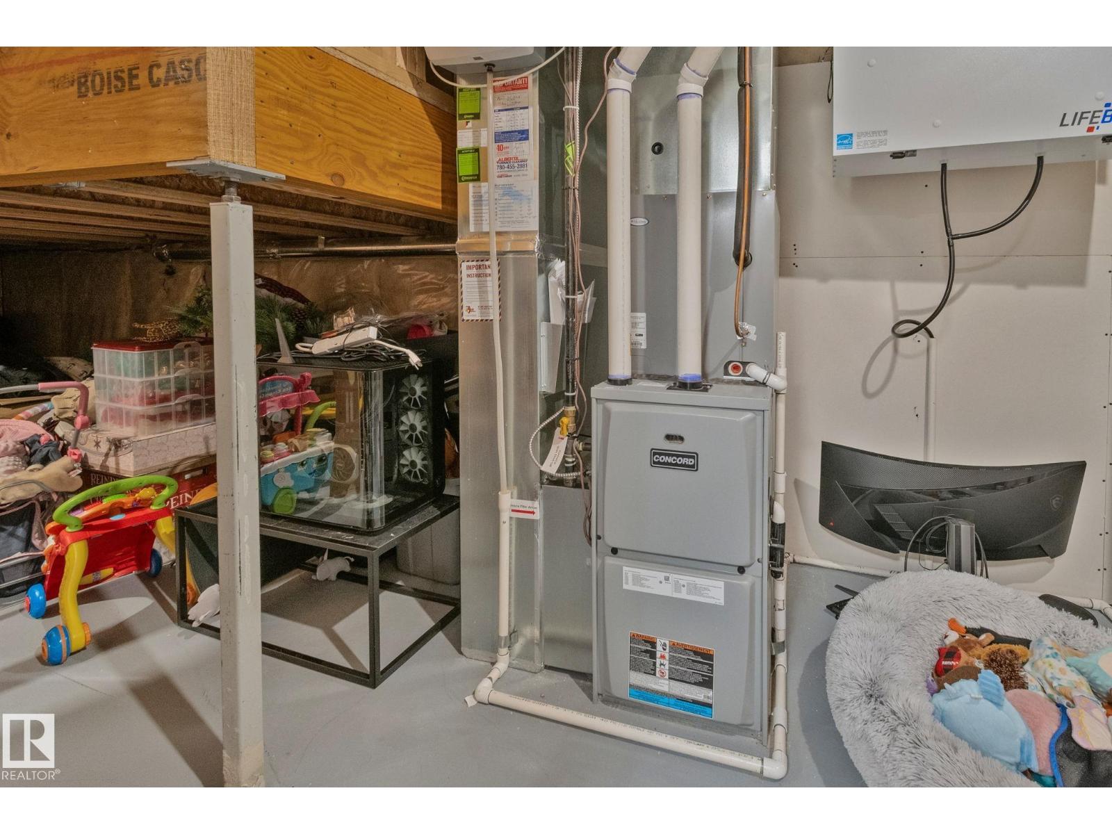 9724 223 ST NW - 50