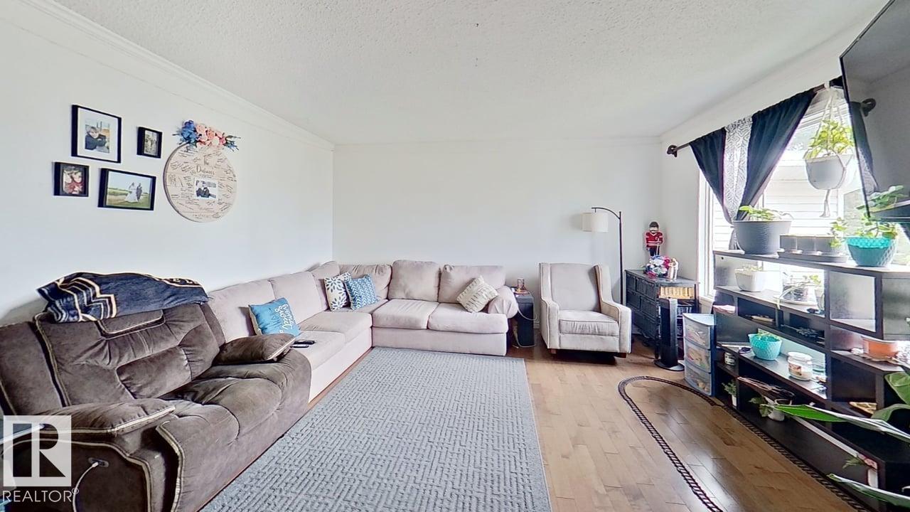 32 GARDEN VALLEY DR - Image 2