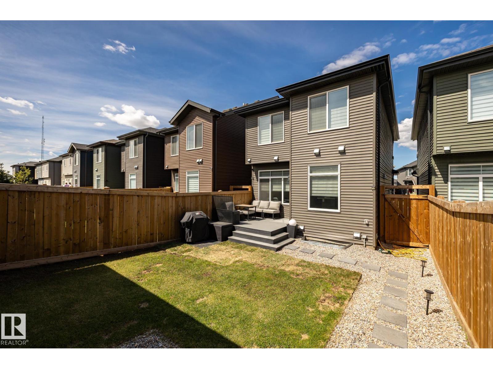 1035 GOLDFINCH WY NW - 44