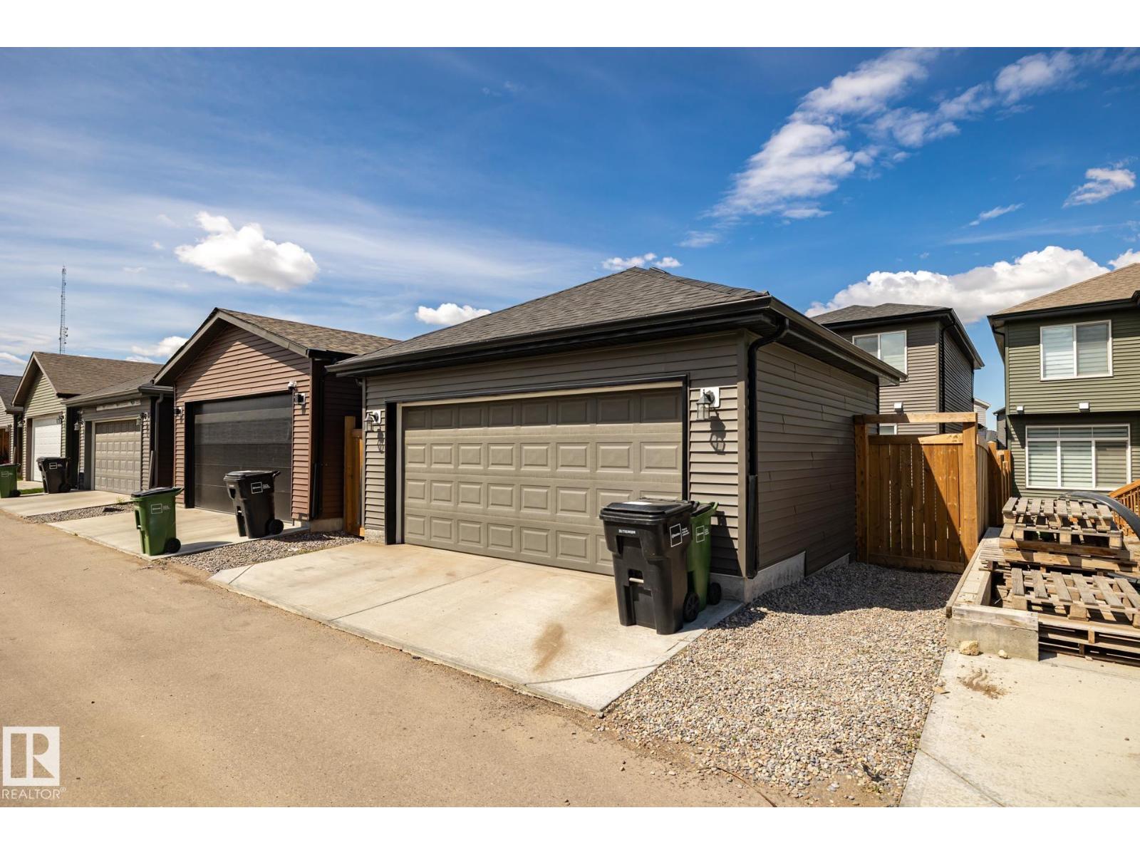 1035 GOLDFINCH WY NW - 46