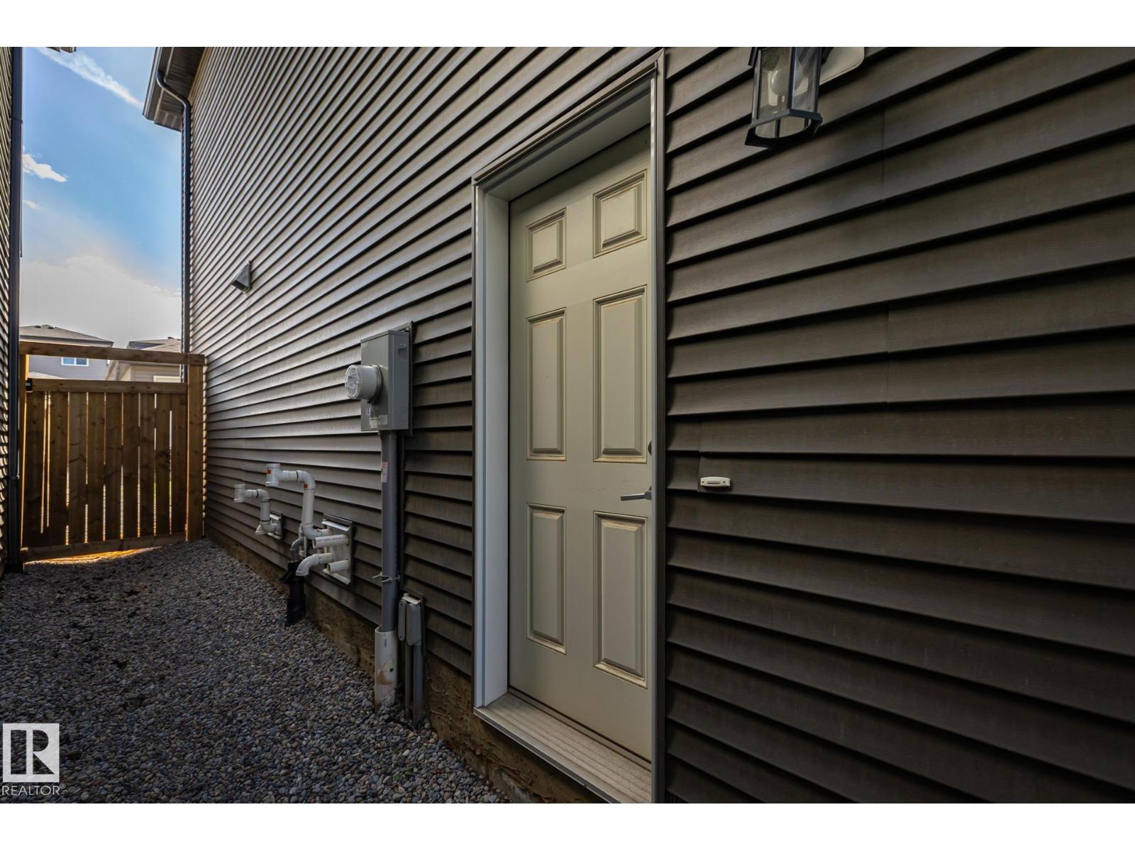 1035 GOLDFINCH WY NW - 47