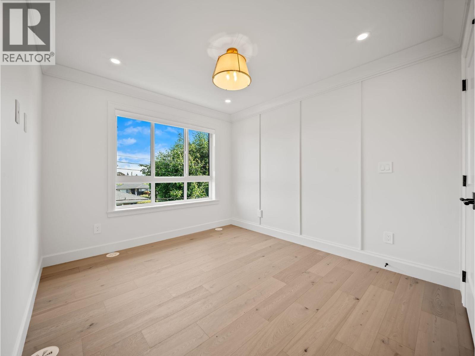 3 Bed, 3 Bath House for Sale in Burnaby – 4 3786 PETER STREET, Burnaby – MLS# R3129055 - Image 22