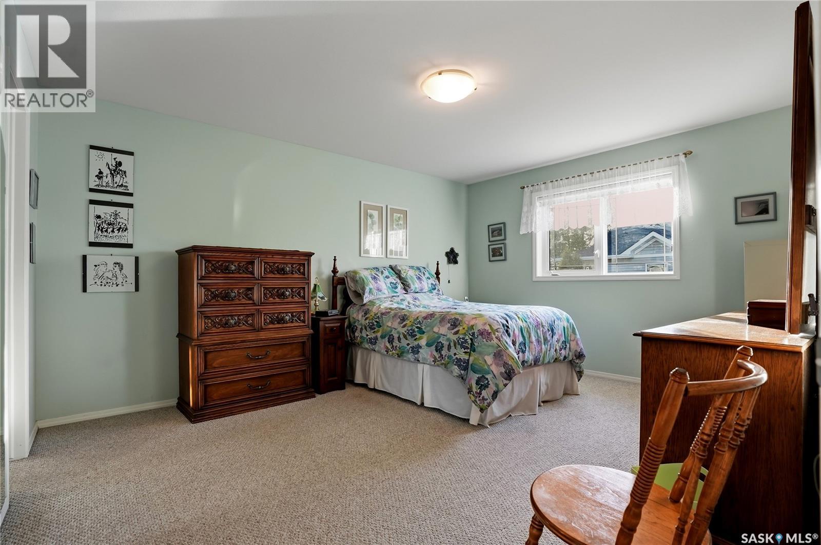 #140 825 Heritage GREEN - 33