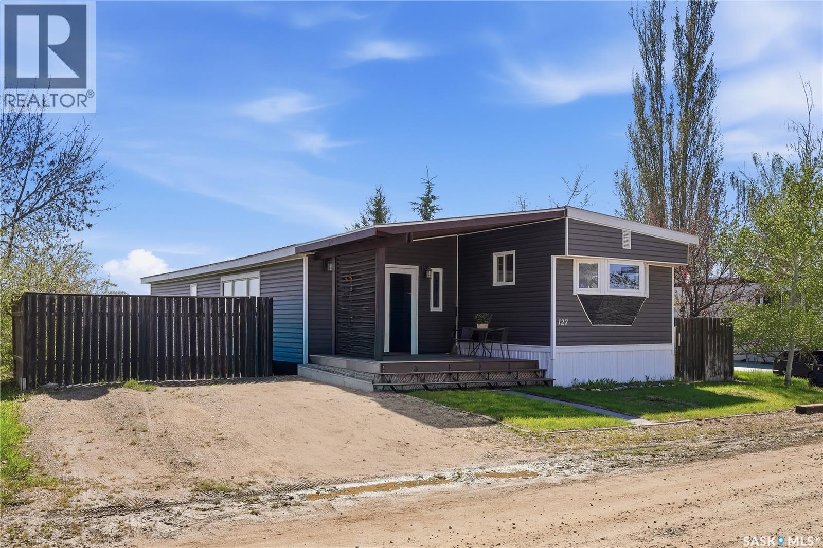 127 Sycamore DRIVE - 1